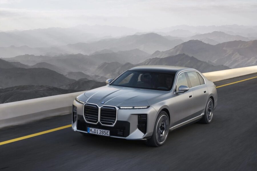 2027 BMW 7 Series refresh brings Neue Klasse tech and a NACS charging switch to the i7