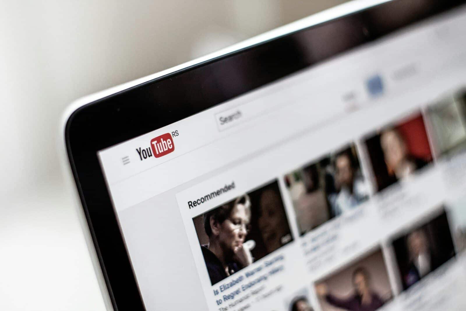 YouTube tests smarter livestream ads: Pauses during peak chat moments and adds ad-free thank-you perks