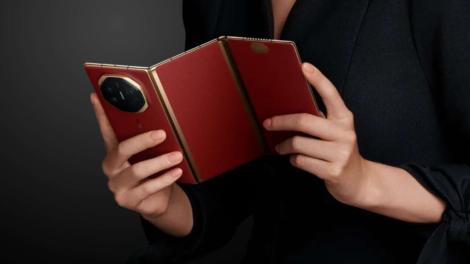 Huawei Mate XT2 leak hints at October launch: a tougher tri-fold hinge and bigger 6 000 mAh battery