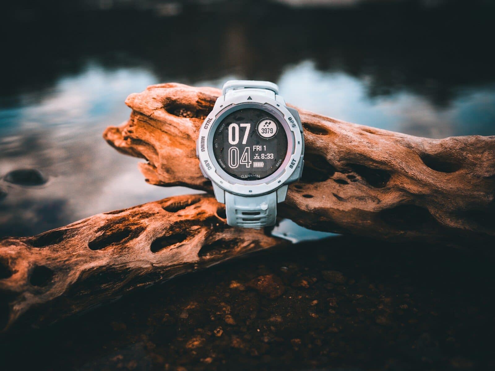 Garmin adds a native WhatsApp app to Connect IQ, bringing full chat replies to more watches