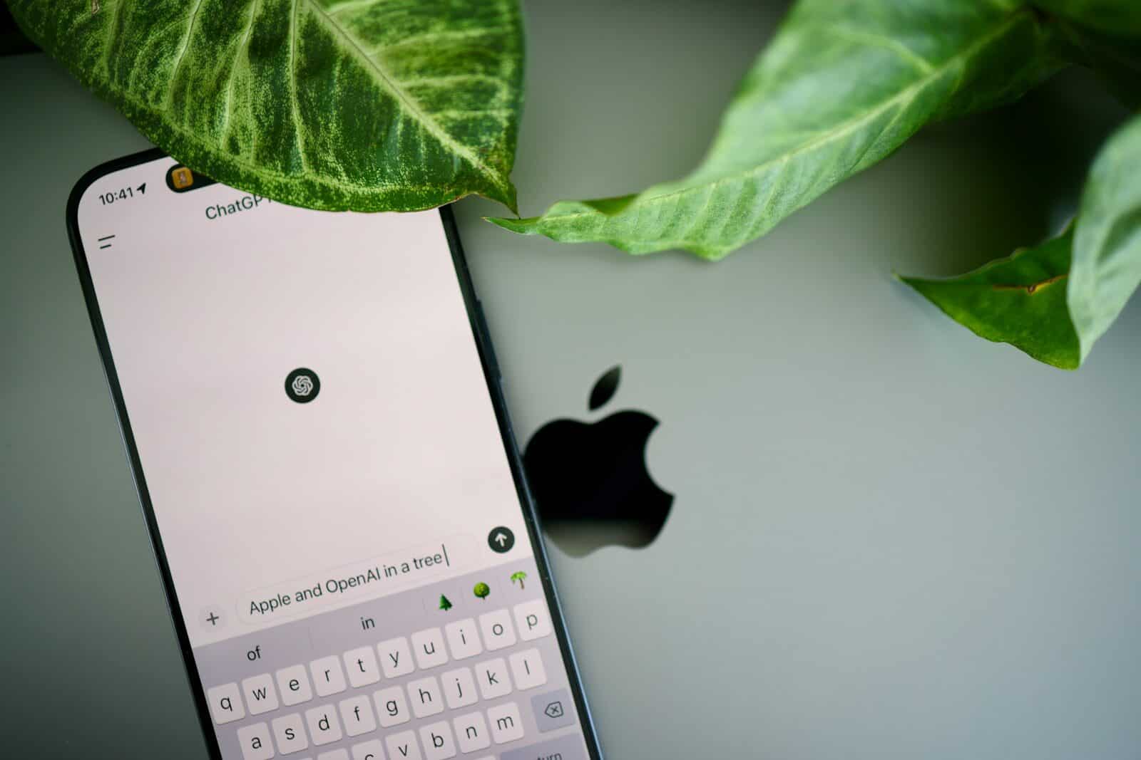 Yale seniors land $5.1 million to build an iMessage based AI social network, and it’s already spreading on campuses