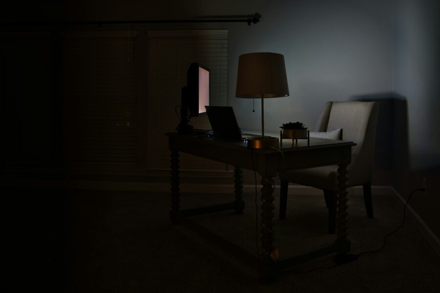 Modern screen dark