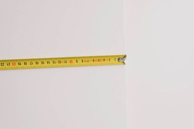 Measuring tape stand