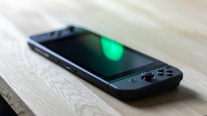 Handheld gaming in 2026: how to build a portable setup that feels as good as your desk