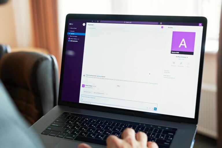Person adjusting online