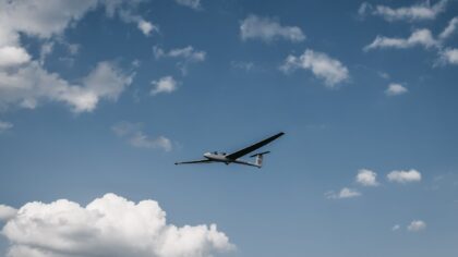 How bio-inspired gliders are teaching small robots to ride the wind