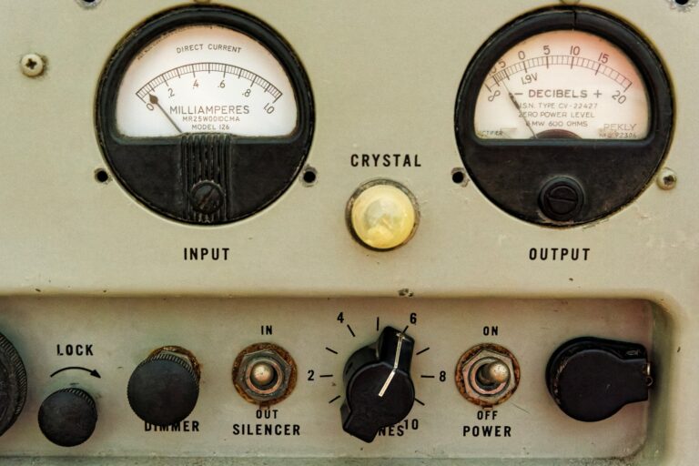 Atomic clock close