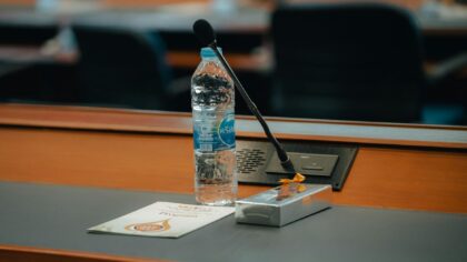 How small businesses can use AI note‑taking tools without risking customer trust
