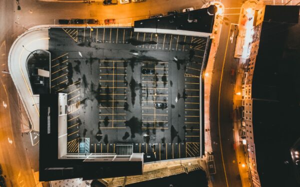 How smart parking apps help reduce stress and save time in busy cities