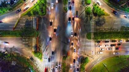 How smart traffic lights and connected cars could cut congestion in cities