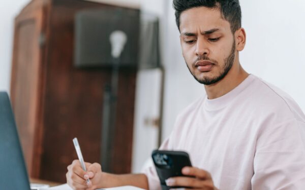 How to build a simple note-taking system across devices that you will keep using