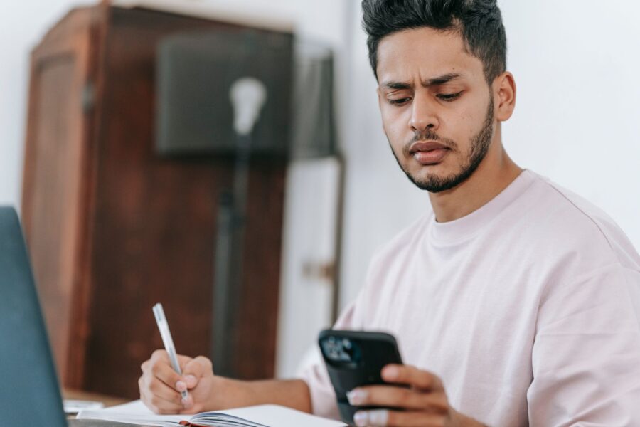 Person using note