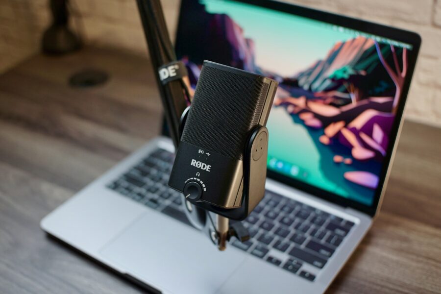 Usb microphone desk