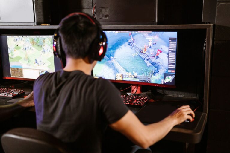 Gaming monitor screen
