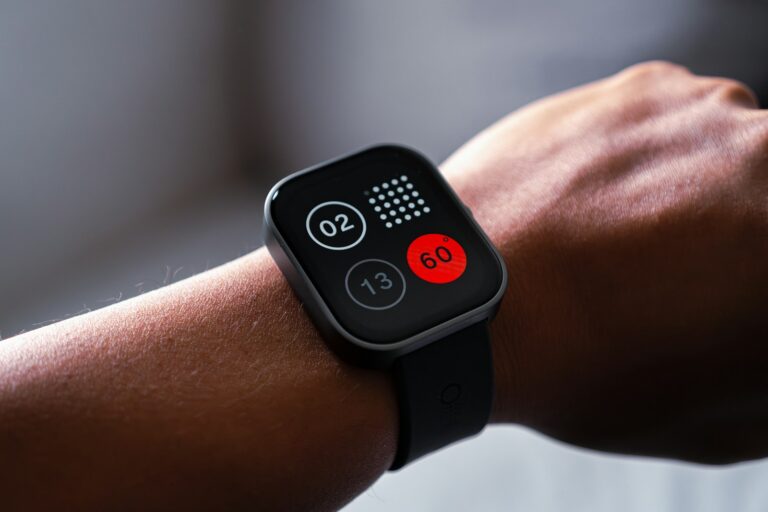 Smartwatch wrist notification
