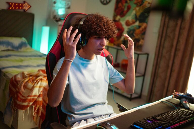 Teenager gaming online