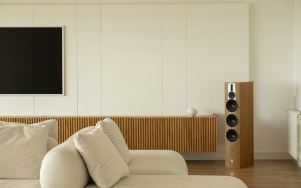How to set up multi‑room TV and music at home without a complicated renovation