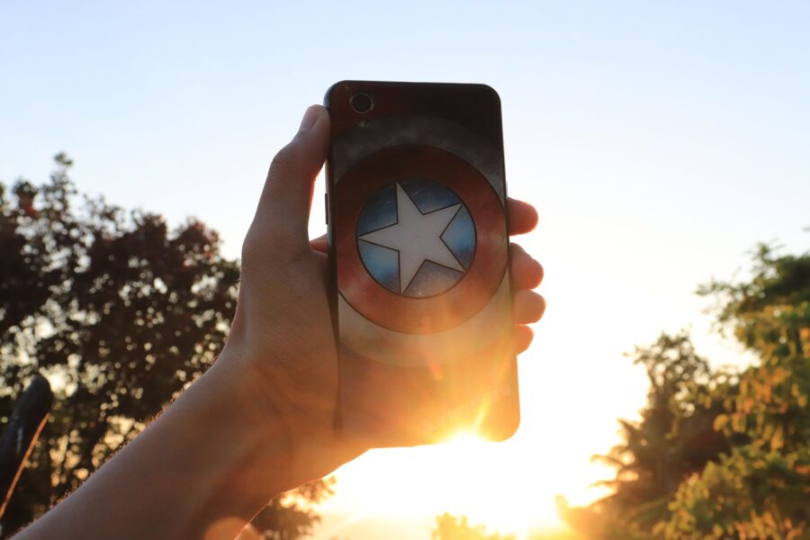 Smartphone overheating sun