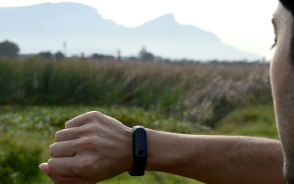 How to use GPS sports bands to track outdoor workouts without a full smartwatch
