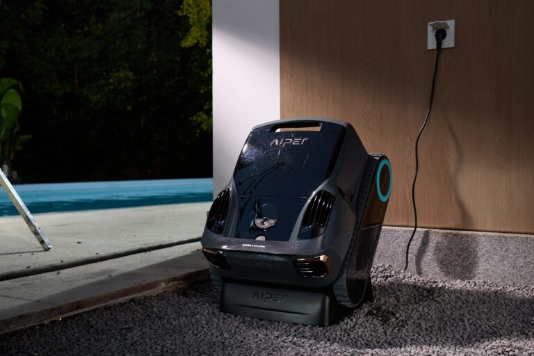 Robot vacuum charging