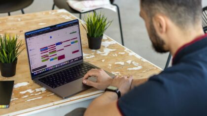 How to use shared calendars and scheduling apps to stop drowning in back‑and‑forth messages