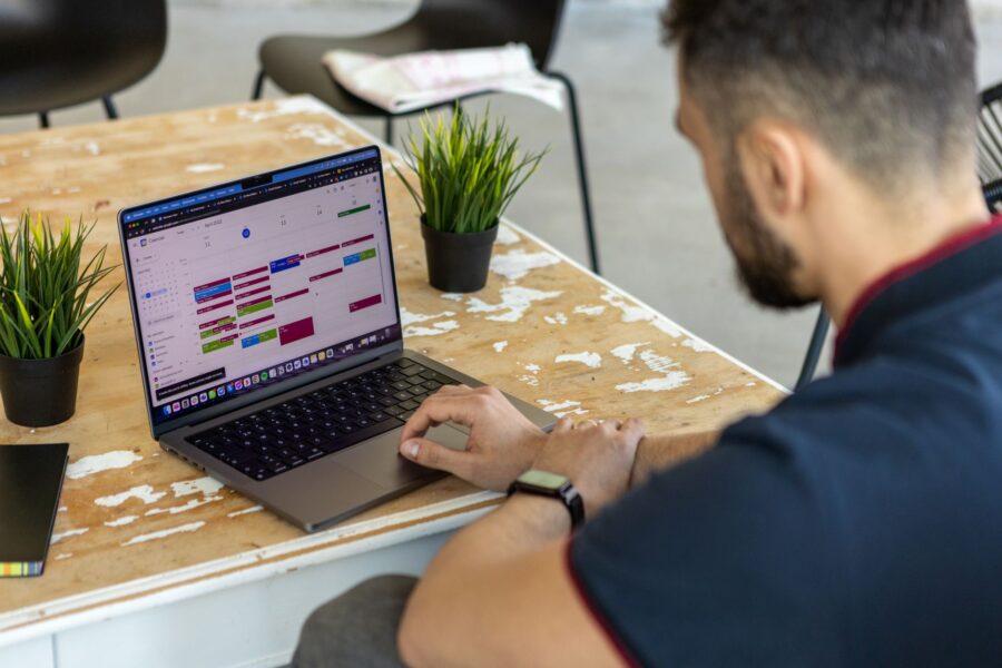 Laptop calendar app