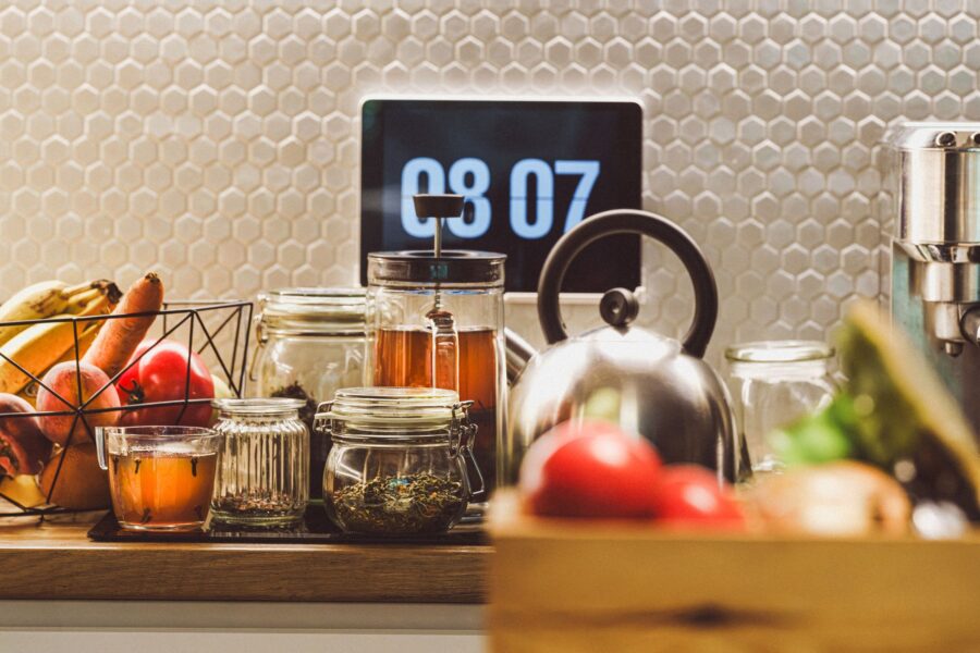 Smart display kitchen