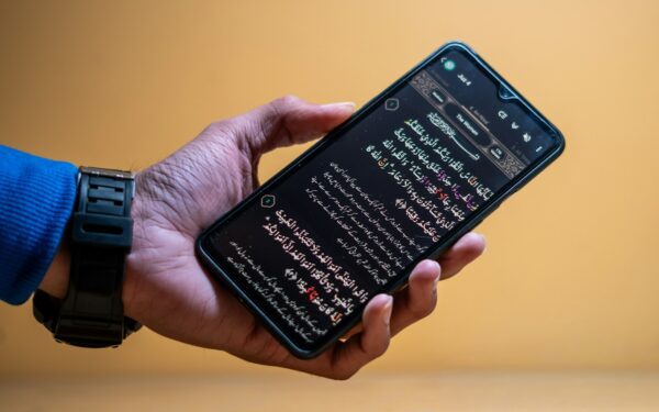Practical guide to eSIM: how it works and when you should actually use it