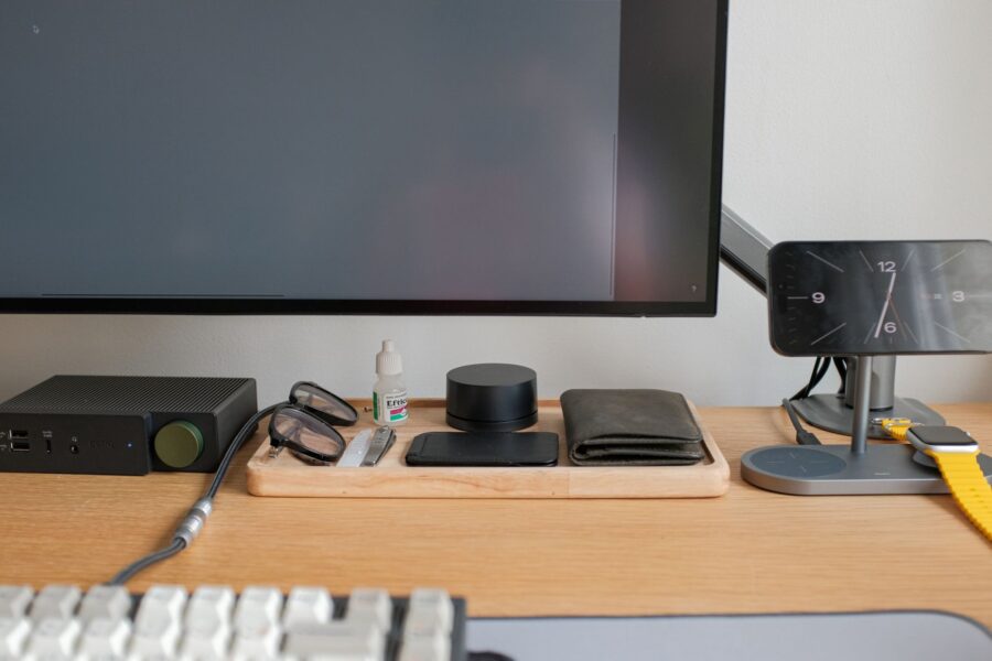 Usb hub desk