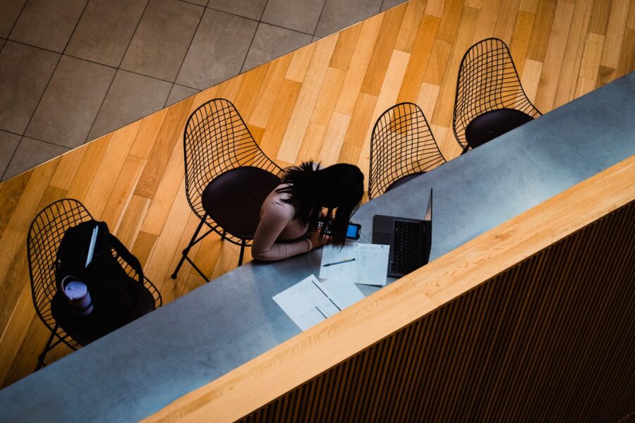 Smartphone table focus
