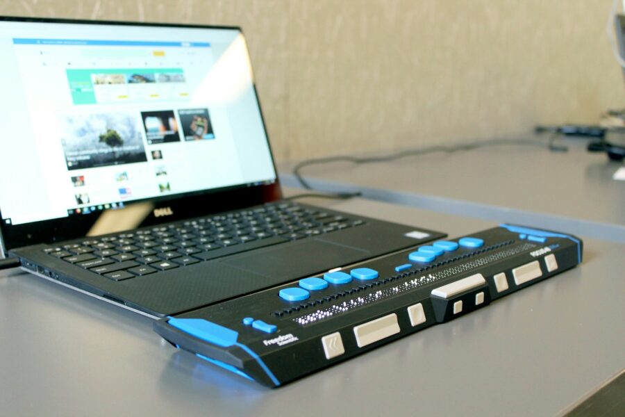 Laptop desk cooling