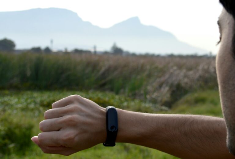 Fitness tracker slim