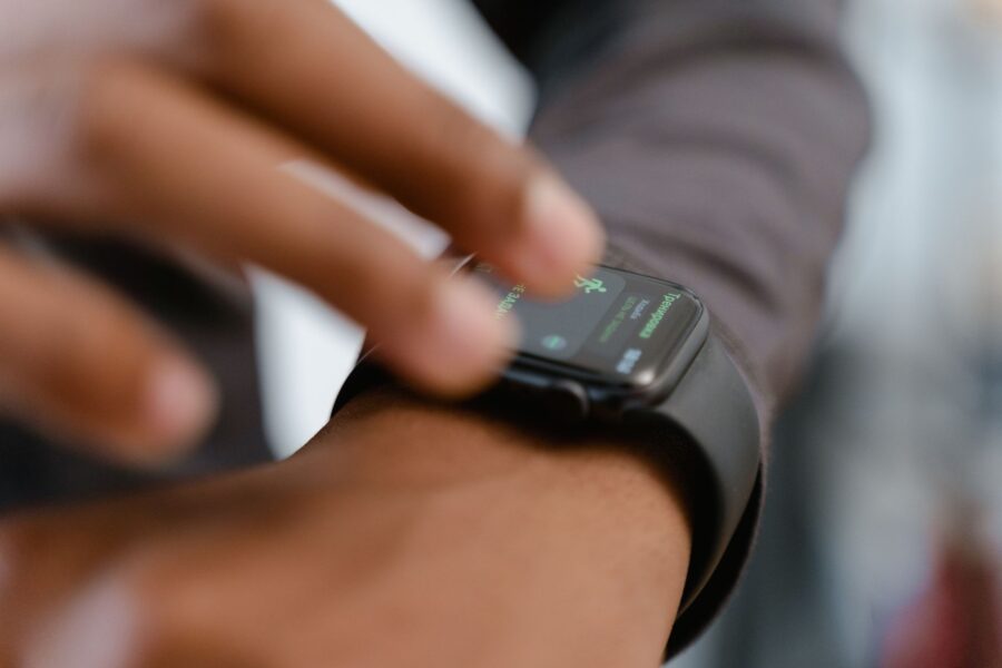Wrist fitness tracker