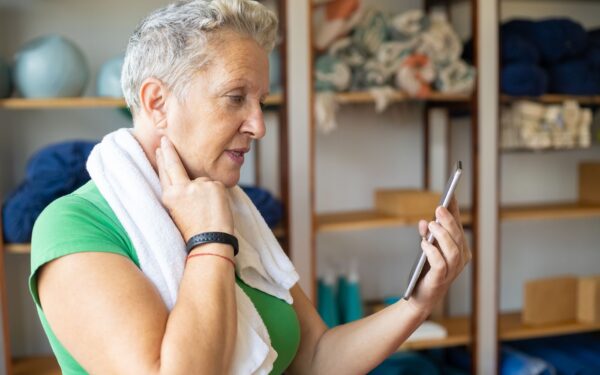 Wearables for seniors: how to choose helpful devices that are actually comfortable to use