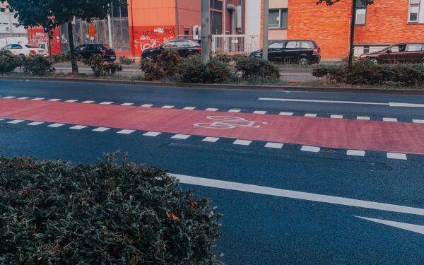 Why car-to-bike alerts are starting to appear in cities and how they help keep cyclists safe