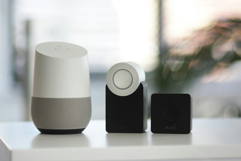 Smart home hub