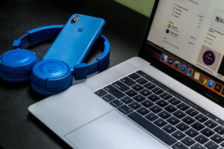 Wireless headphones smartphone