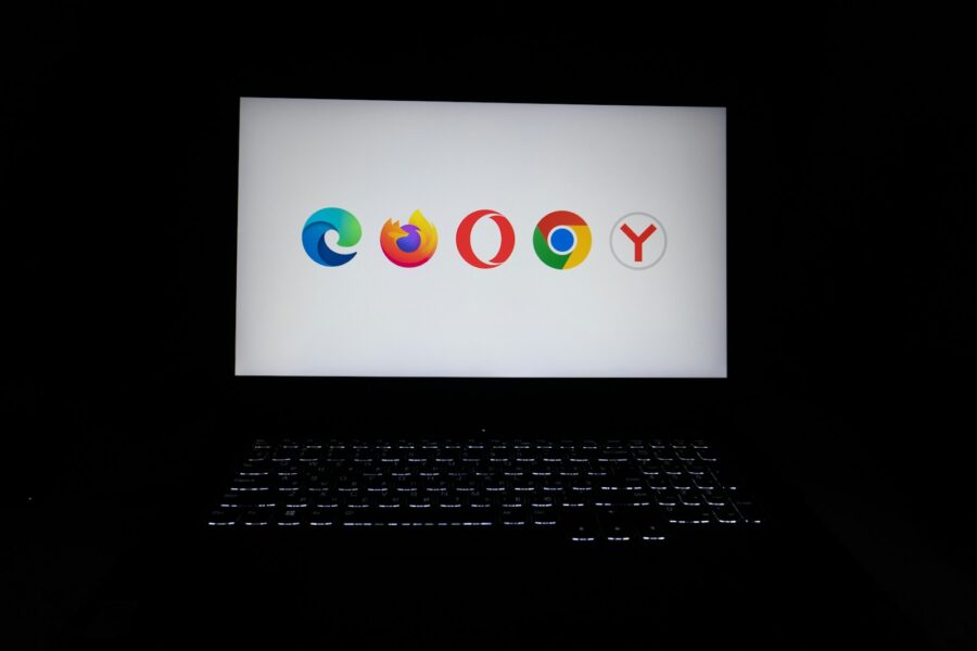 Laptop screen intrusive