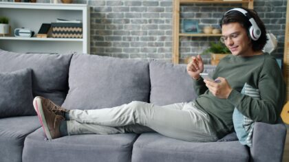Everyday guide to streaming audio quality: bitrates, settings and small tweaks that help