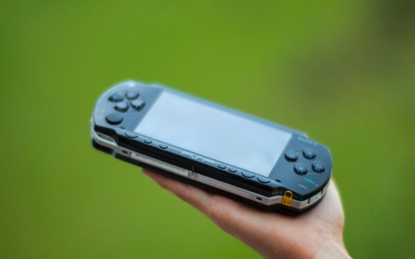 Handheld gaming in 2026: how to get smarter settings and longer battery life