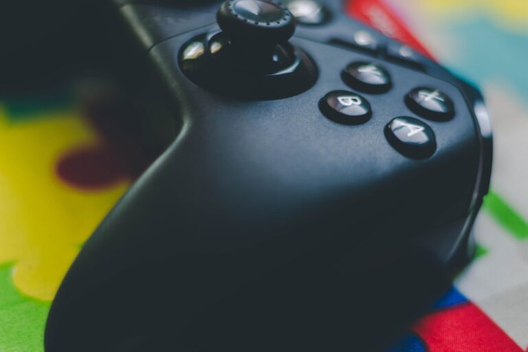 Gaming handheld close