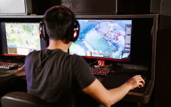 How AI upscalers can make your old PC games look new again