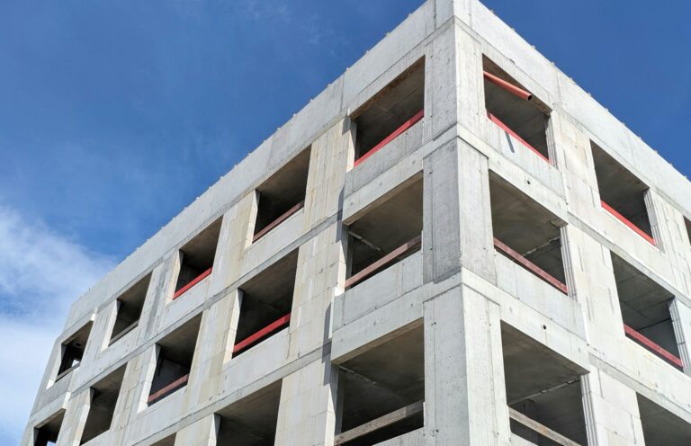 Self healing concrete