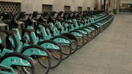 How electric bike sharing is reshaping short city trips