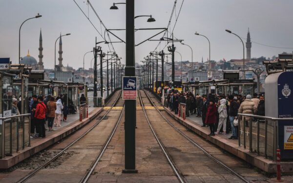 How public transport apps help drivers leave the car at home more often