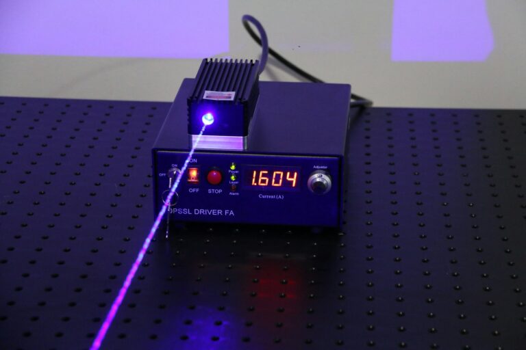 Optical bench beam
