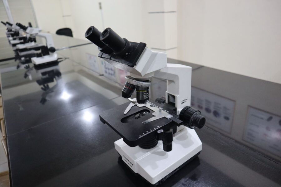 Quantum laboratory lasers