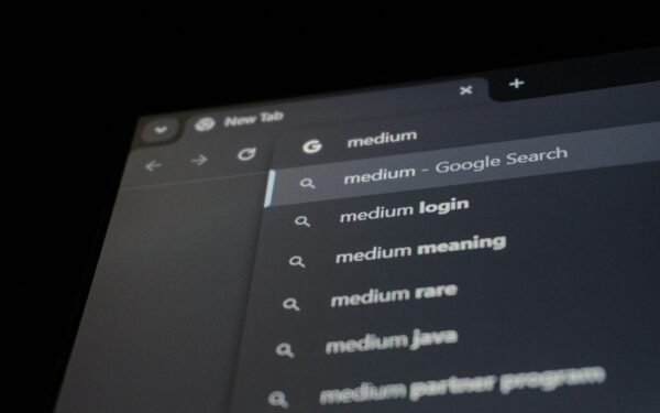 How to choose a distraction-light web browser setup that helps you focus