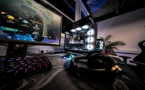 How to choose a gaming mouse that really fits your hand and play style