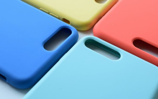 How to choose a smartphone case that really protects your phone without wasting money
